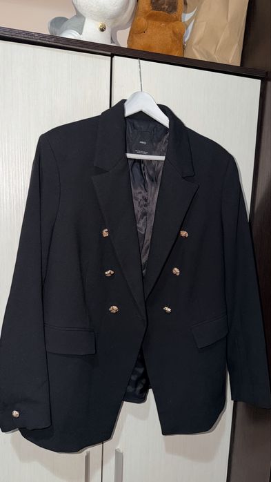 Пиджаки  женские