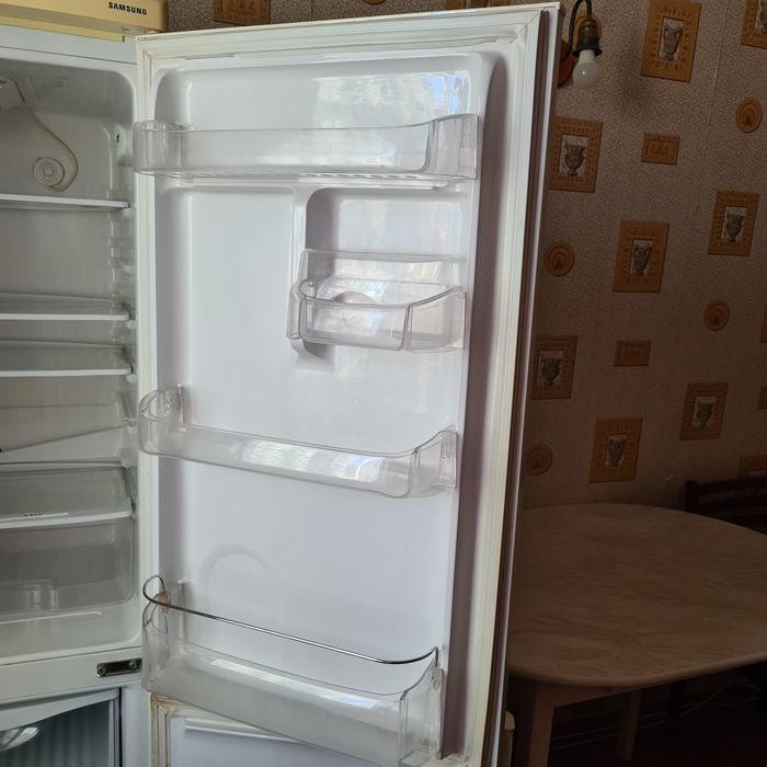 Холодильник  "Samsung " в Костанае.