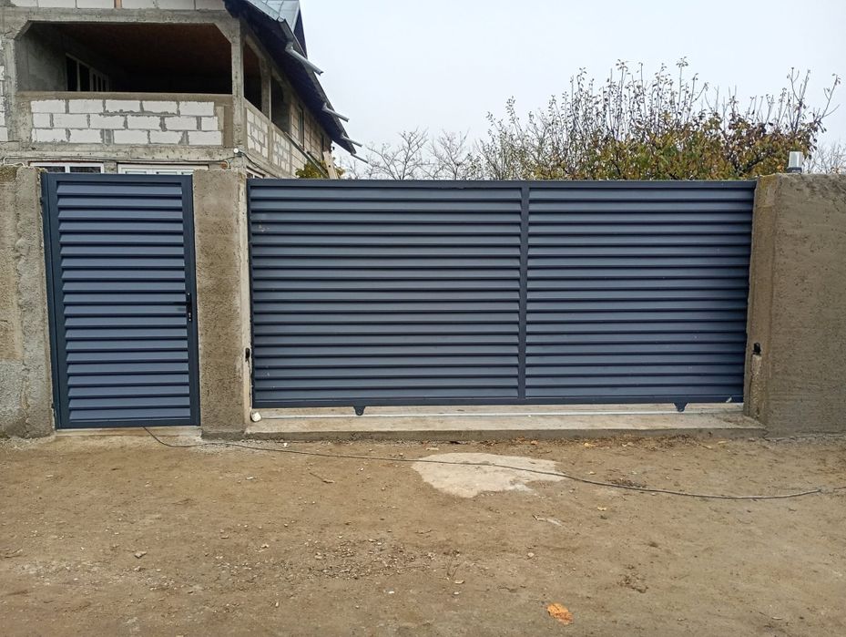 Vand garduri și porți