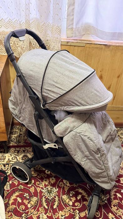 Продаётся детская коляска в хорошем состоянии Pierre Cardin