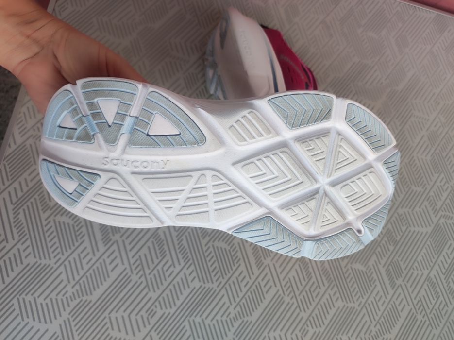 Saucony guide 18  нови 39 н