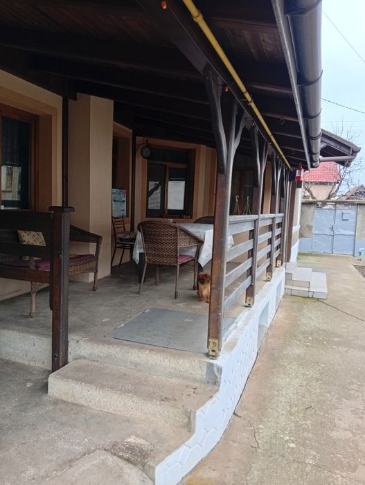 Vând casă în orașul Curtici