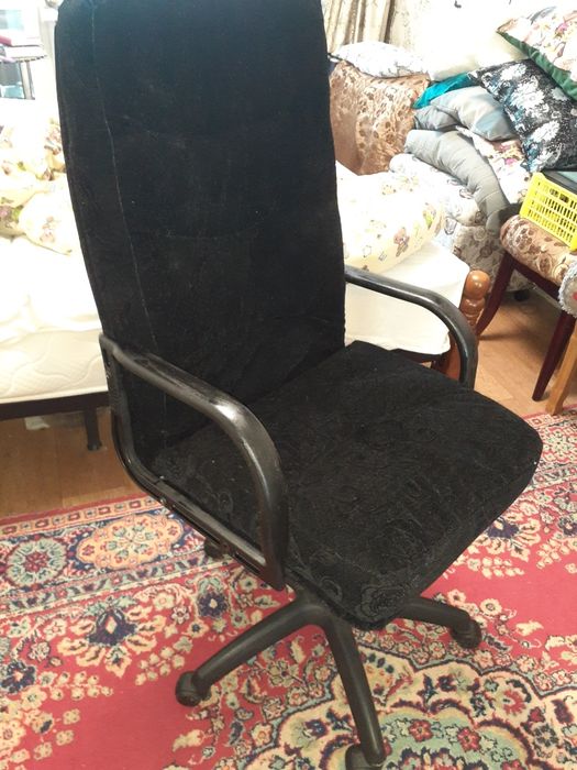 Компьютерное кресло.