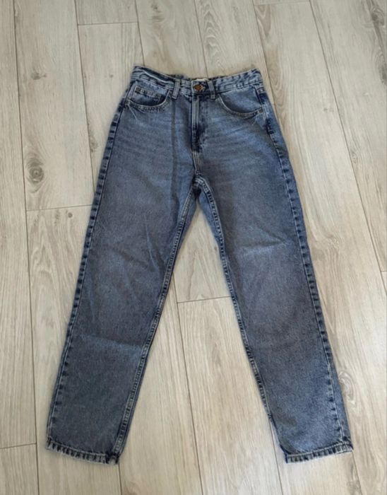 Blugi mom fit