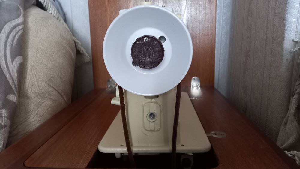 Продам швейную машинку