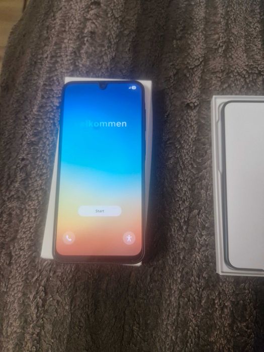 Продавам телефон нов Самсунг А 37 -128GB