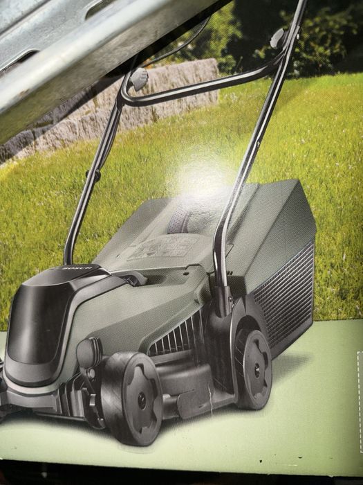 Vand masina de tuns bosh pe acumulator noua