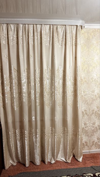 Продам однотонный очень красивые шторы