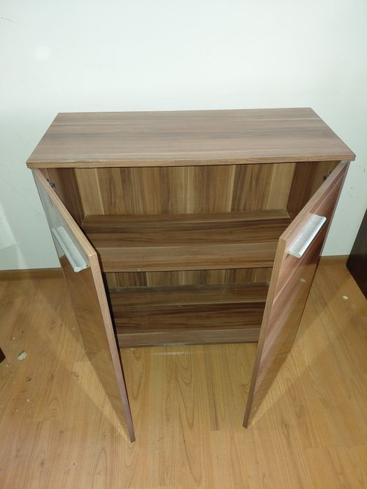 Скрин с две врати