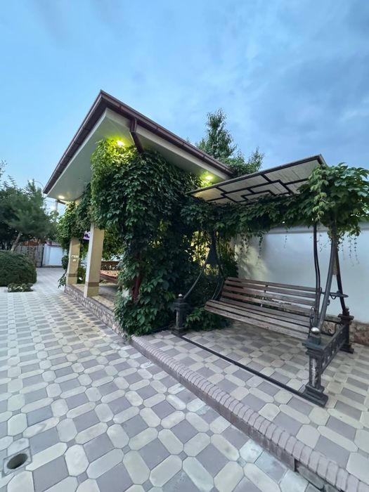 Oqtoshda manzarali dacha oilangiz uchun