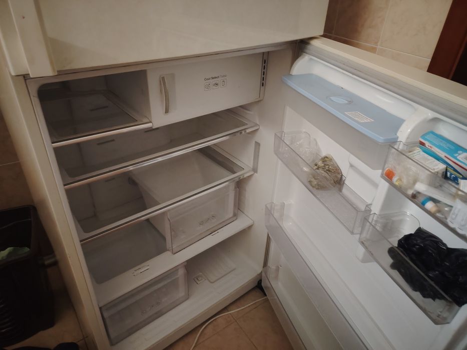 Холодильник продаётся