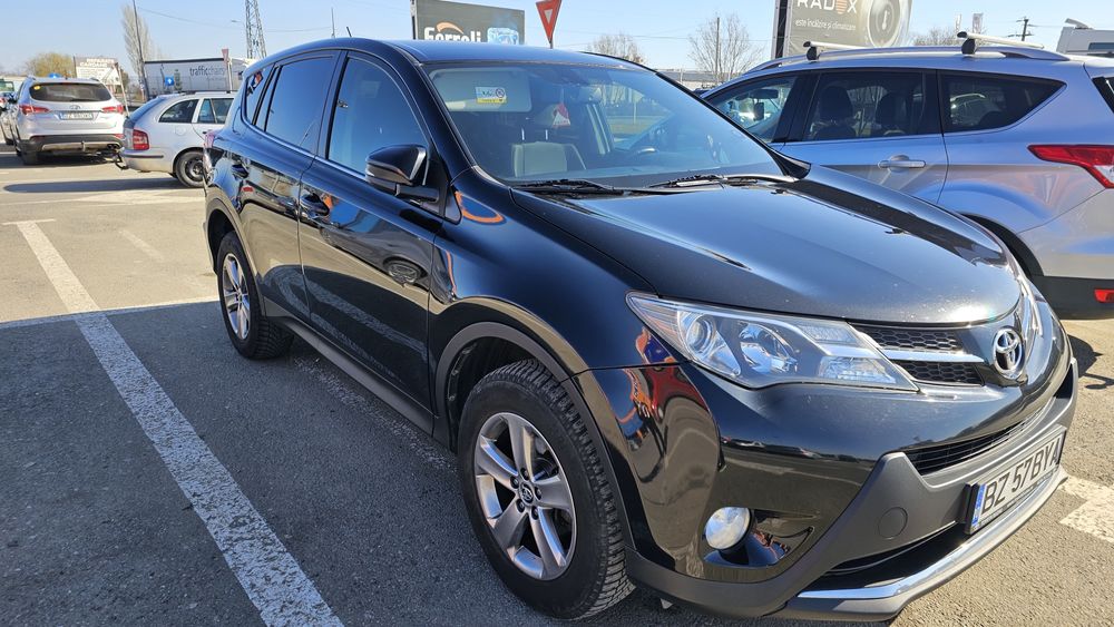 Vând Toyota Rav4 / 2.0 / 2015