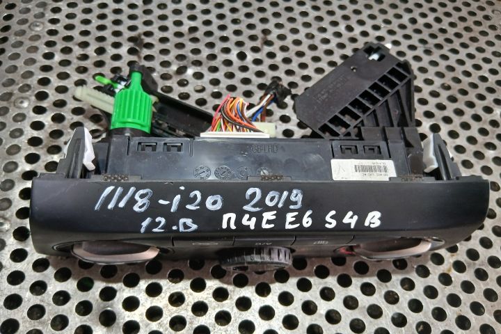 Comanda AC 97250-C8410 97250-C8410 Hyundai i20 a 2-a generatie (GB)