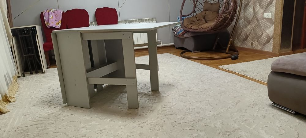 Стол книжка в отличном состоянии