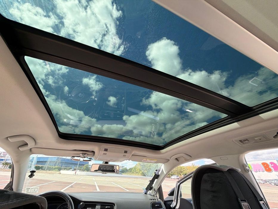 Volkswagen Golf VII dotări premium pachet CUP