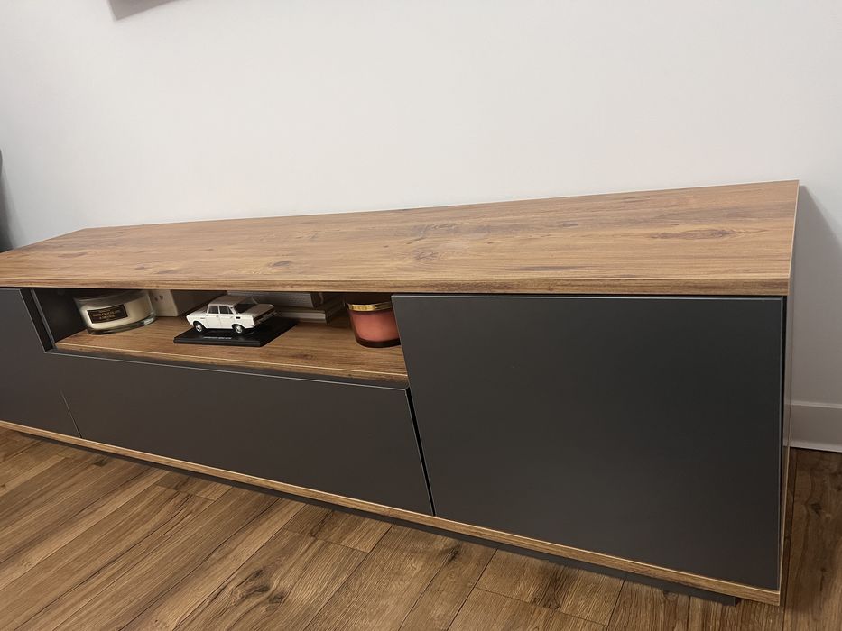 Comoda TV impecabila