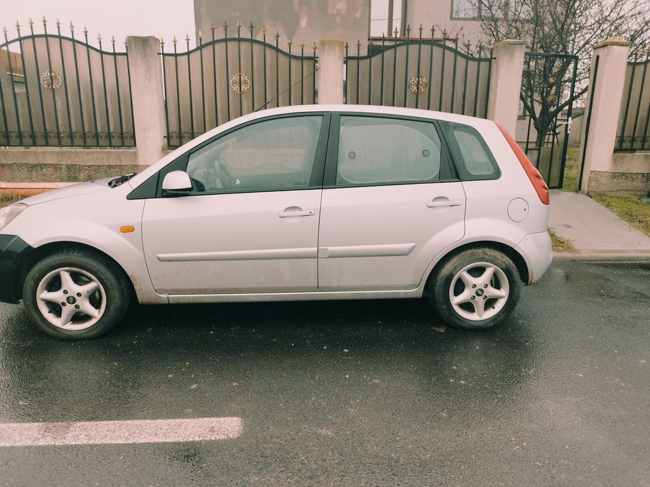 Vând Ford fiesta,2008,toate actele la zi