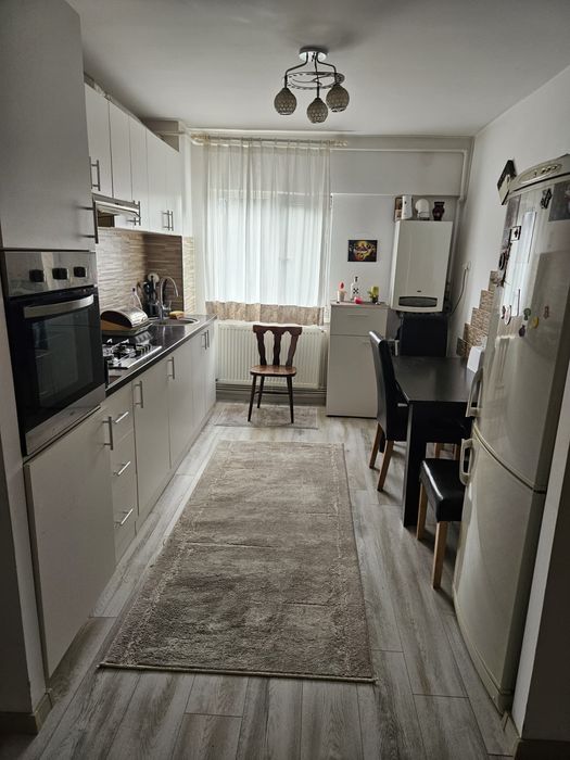 Inchiriez apartament 2 camere