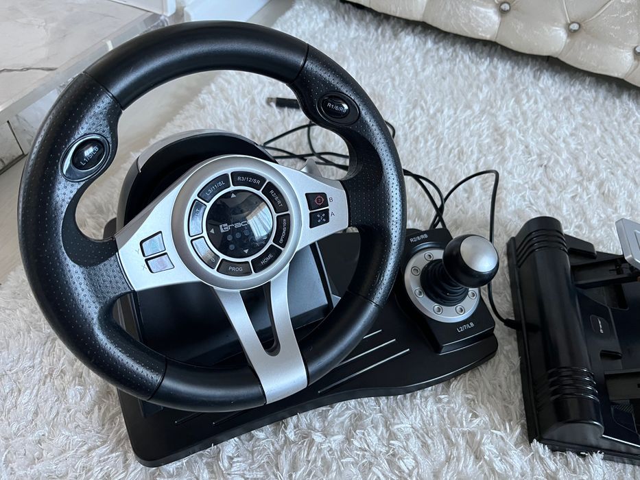 Волан и педали за PlayStation 4