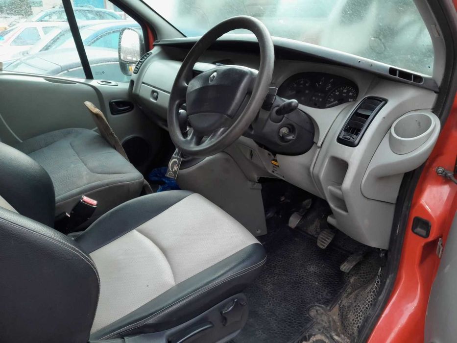 Renault Trafic 2004 г. на части