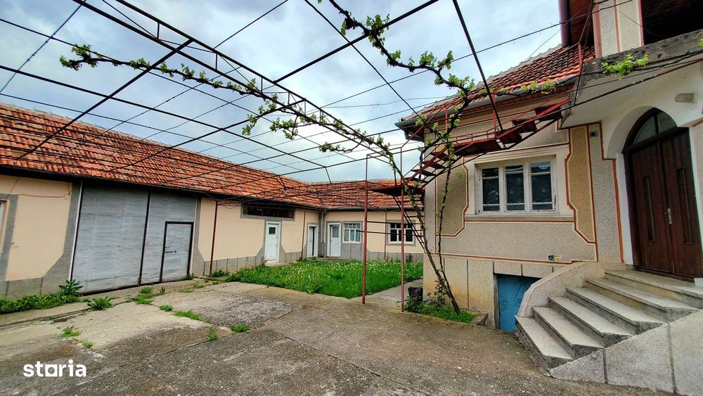 Casa langa Oradea 177 mp, 4800 mp teren – 77.500 Eur