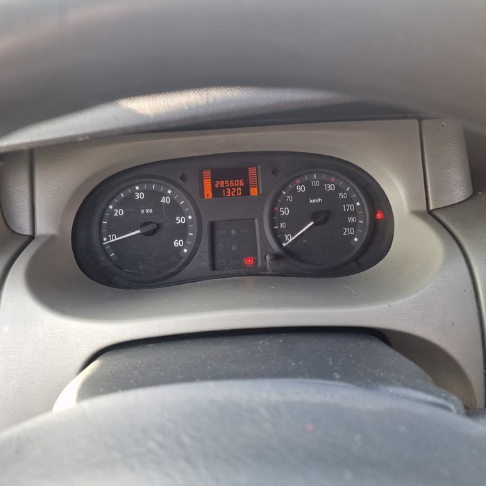 Renault.  Trafic