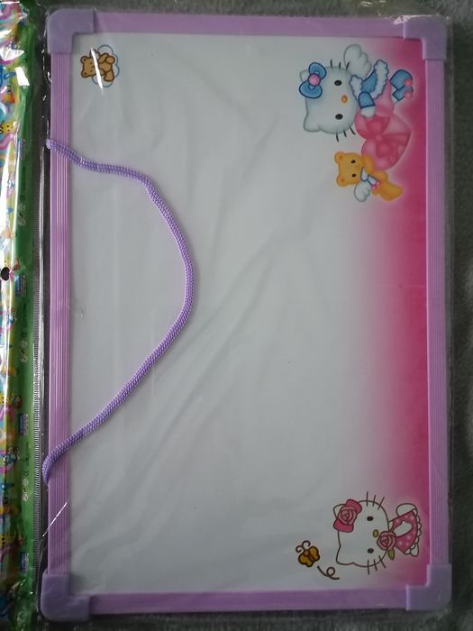 Бяла магнитна дъска