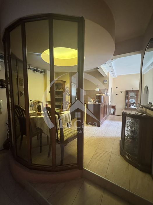 Дава се под наем Тристаен апартамент в София, Център - 110 кв.м за 1250 € - Снимка #4