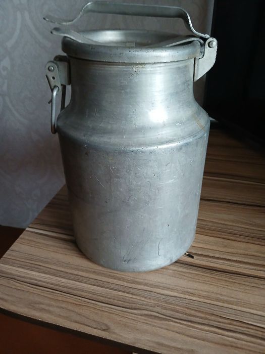Продам бидон алюминовыи.