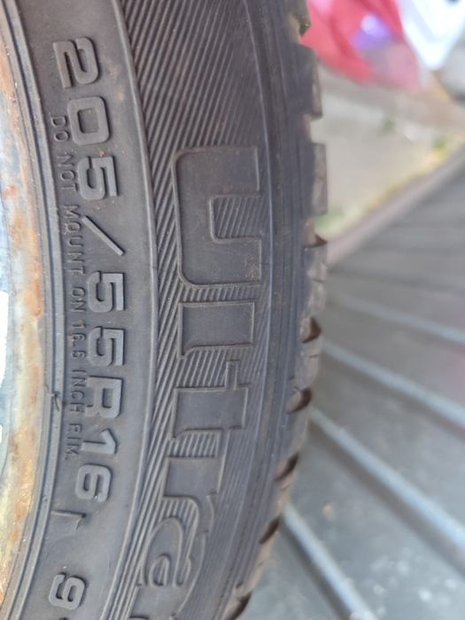 Anvelope 205 55 r16 iarna Goodyear
