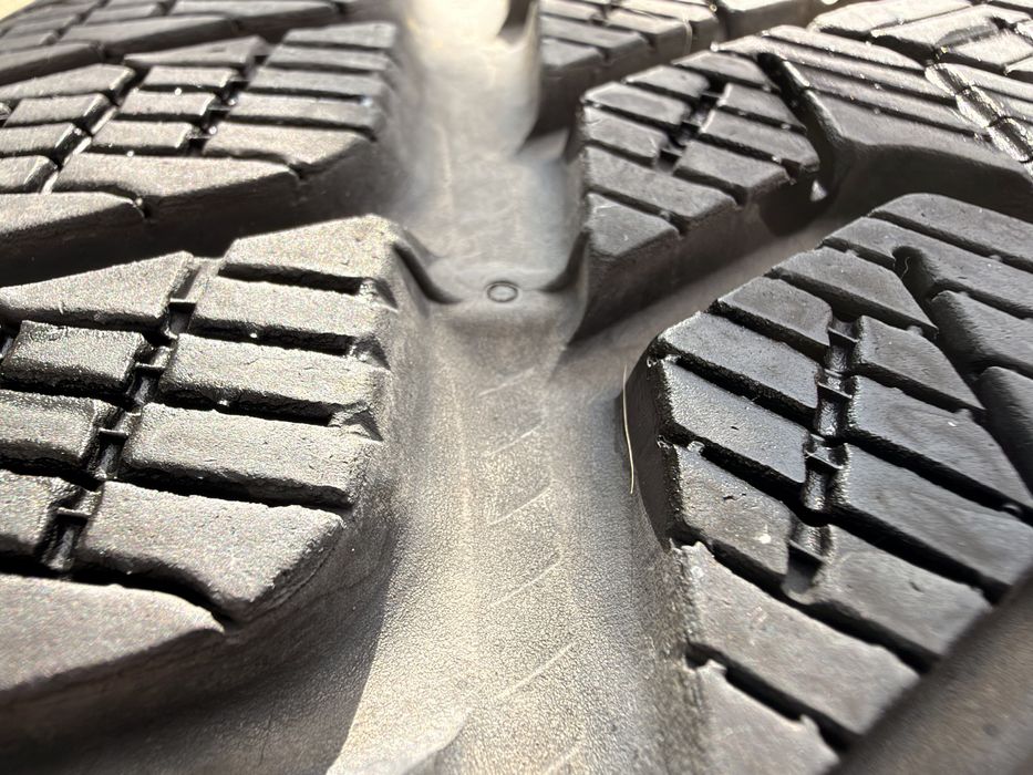 PIRELLI 235.55.18R