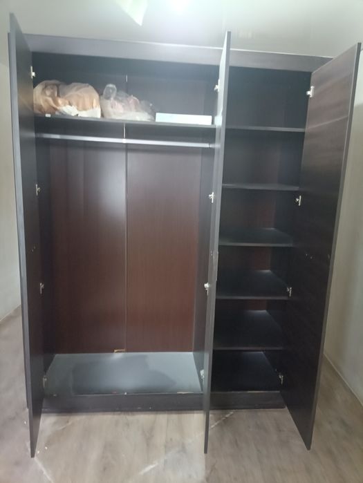 Шкаф для одежды .