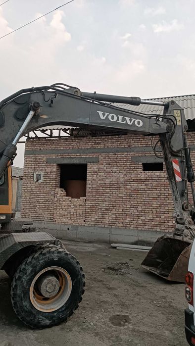 Эксковатор Volvo  145