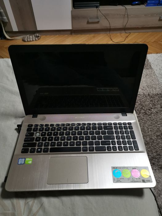 Лаптоп Asus  8GB,512 SSD,NVIDIA 960