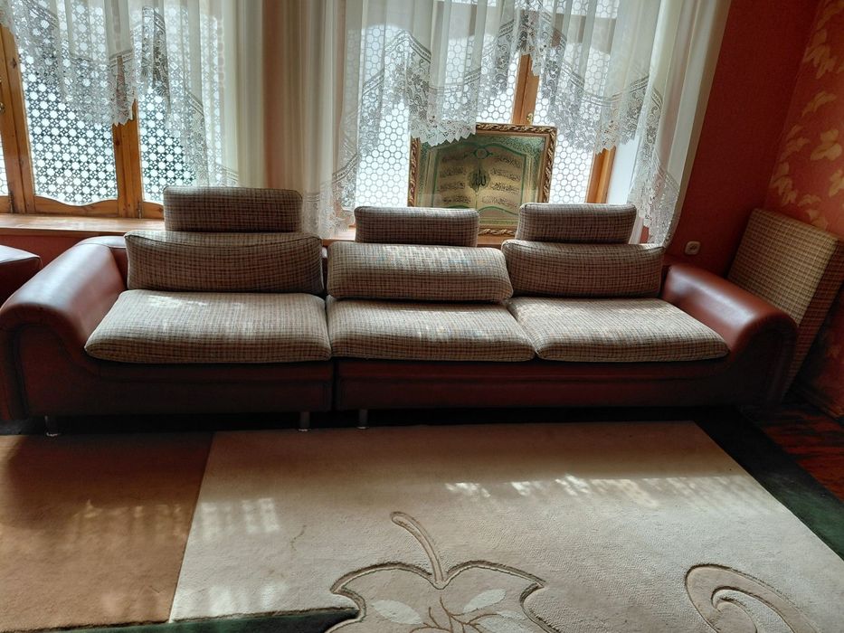 Продаются  кухонная  и гостиная мебель