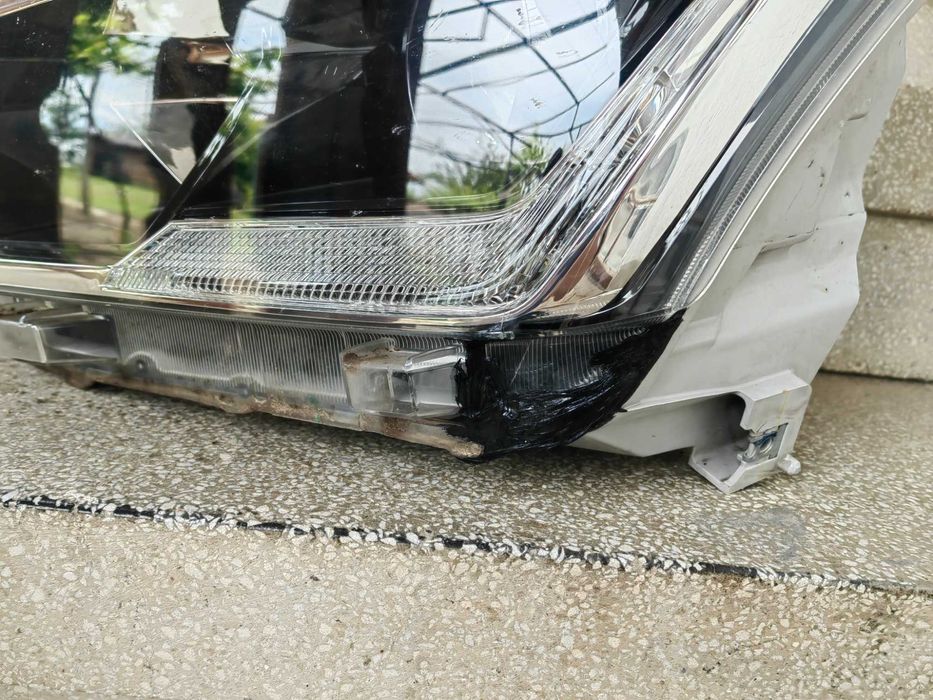 Фар Isuzu D-Max LED ляв / Фар Исузу Д-Макс Оригинален