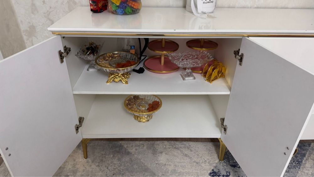 Подставка для гостин