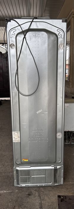Холодильник LG в продаже