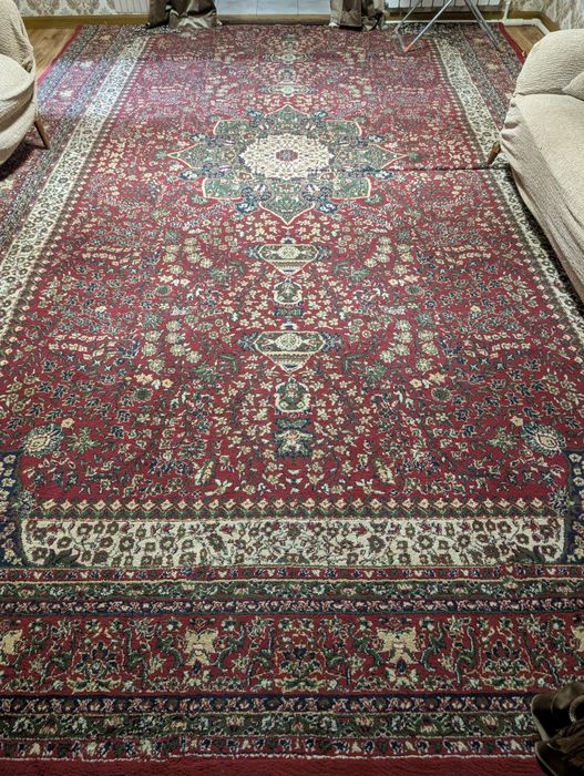 Urgaz 3x5m gilam sotiladi