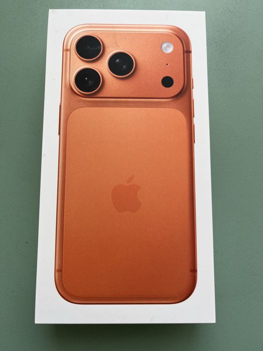 iPhone 17 Pro, 256 GB, Cosmic Orange НОВ