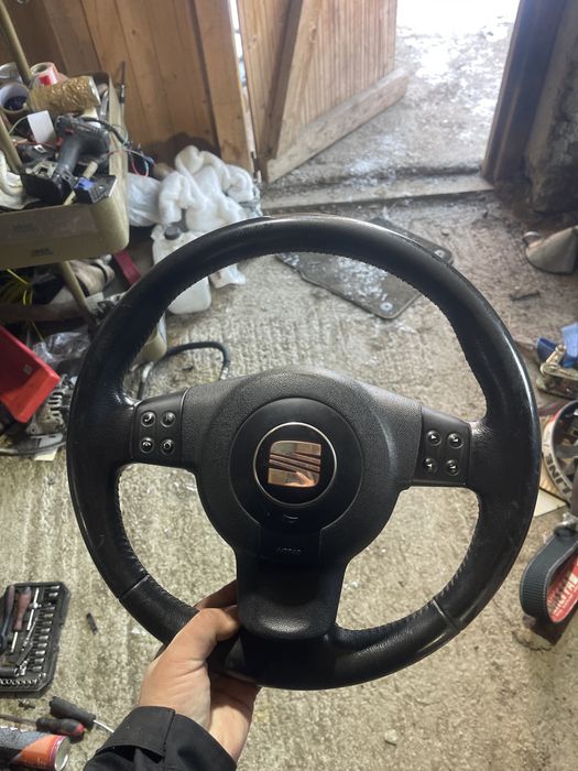 Volan cu airbag si comenzi  seat altea leon