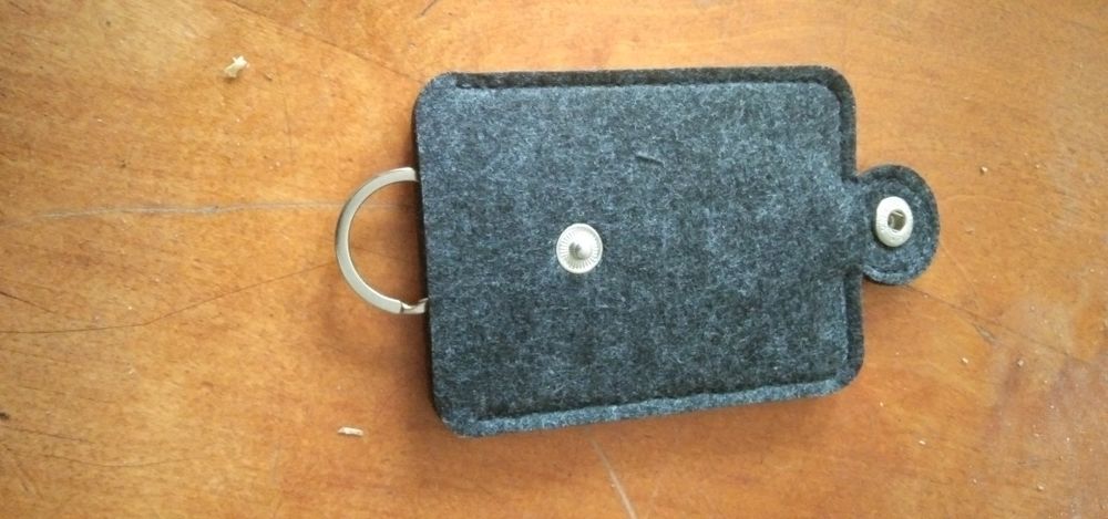 Ключница из войлока.