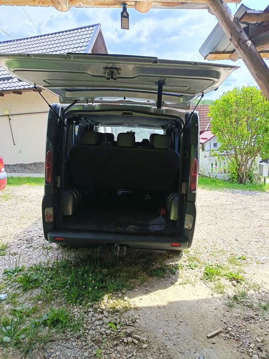 Vând Nisan Primastar 9 locuri