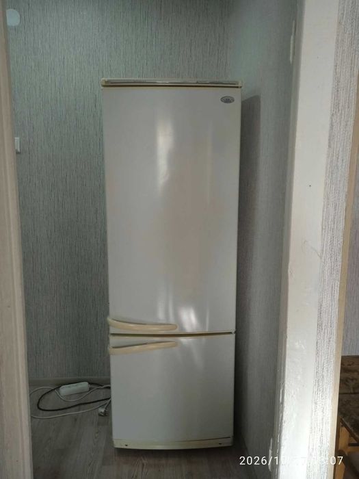 Продам холодильник Атлант