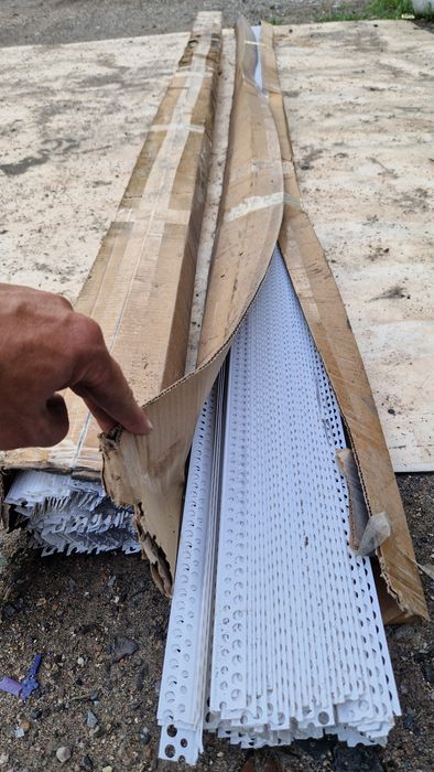 Перфорированый уголок