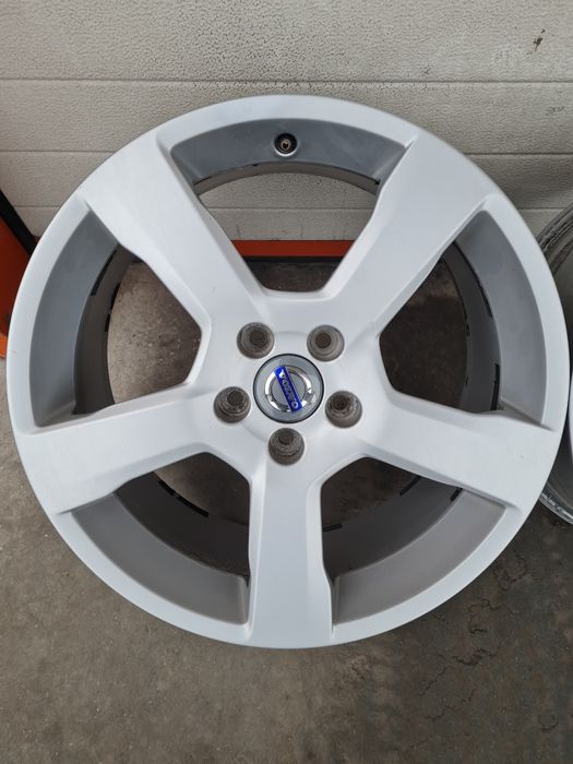Оригинални джанти за ВОЛВО ФОРД VOLVO FORD R18 5x108 ET55 8J