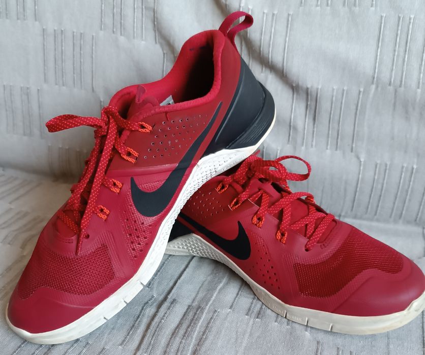 Nike оригинални маратонки номер 43,5