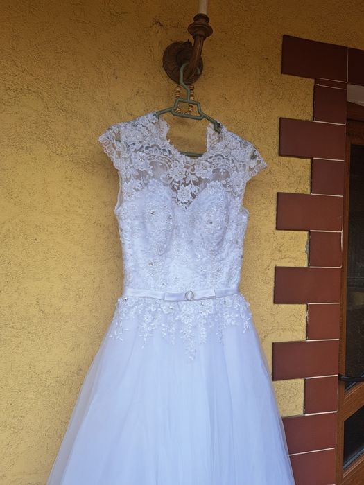 Vând rochie de mireasă
