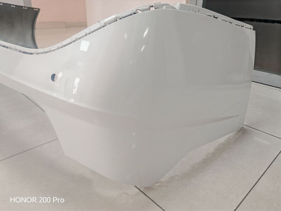 Хундай саната бампер после реставрации состояние хорошее  белого цвета