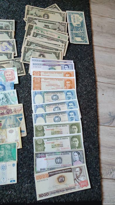 Bancnote diferite românești și straine